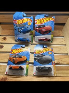 Hot Wheels Bugatti Koenigsegg Cars Diecast 1:64 Scale Box Lot of 4 Pcs New